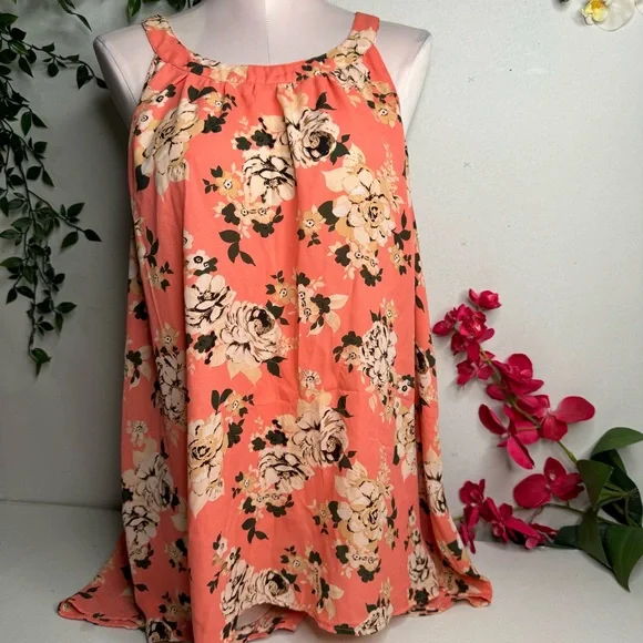 πΈ Torrid Size 1 Top πΈ - Picture 1 of 4